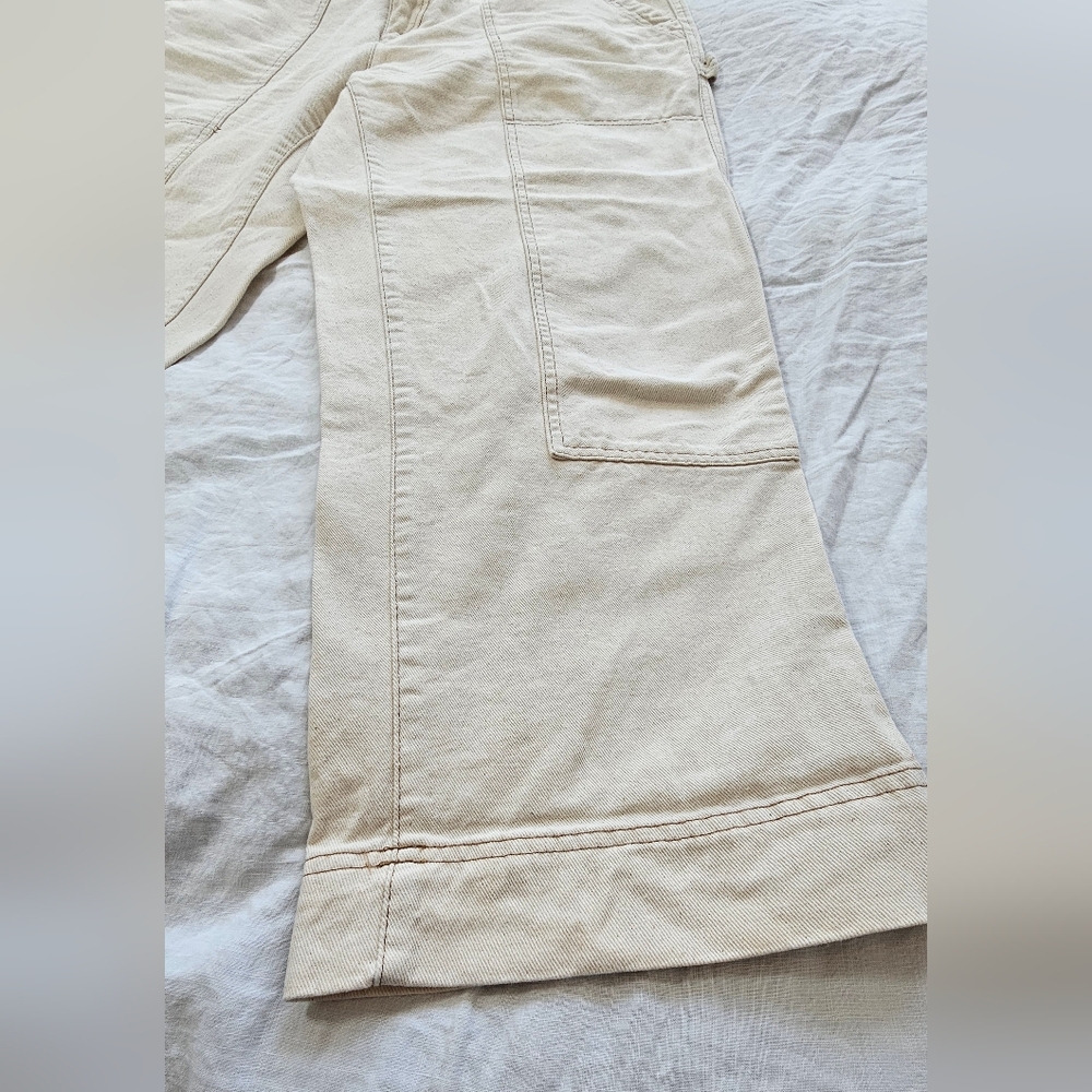 Old Navy Cream Straight Leg Pants - Picture 2 of 9